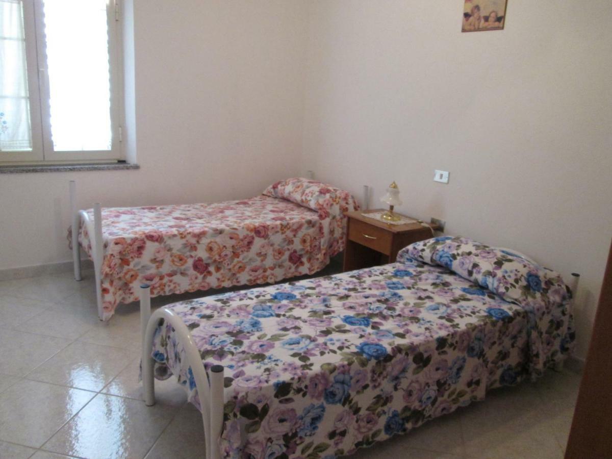 Santu Luisu Apartment Galtelli Exterior photo