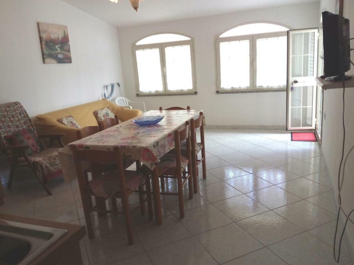 Santu Luisu Apartment Galtelli Exterior photo